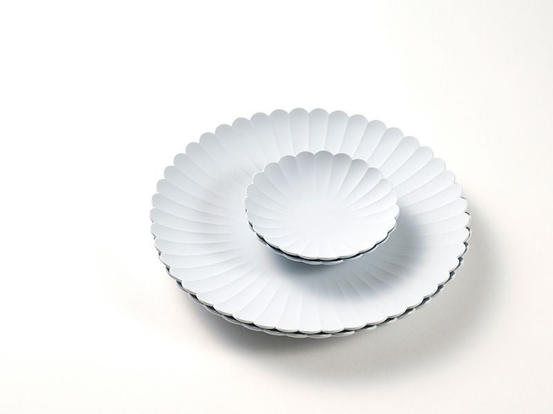 片菊彫プレート　16cm皿　２枚　泡化粧　パレスプレート　リッツカールトン 白a 百田陶園 Palace Plate 大2枚、小2枚 | パレスホテル東京 Online Shop