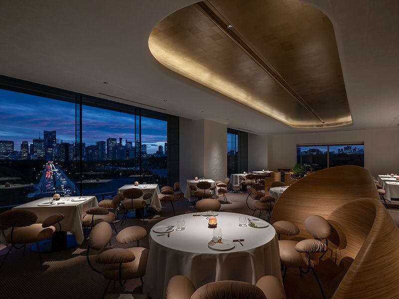 エステール 店舗 夜のイメージ