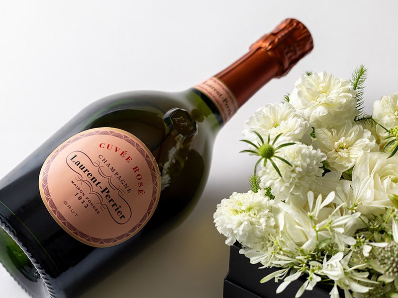 ローラン ペリエ ロゼ＆フラワーアレンジメント by 72 アップのイメージ